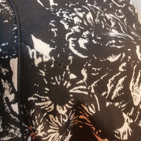 Sisley red, black and white floral crepe jacket, size 4 NWT - Picture 7 of 7